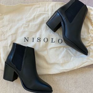 New Nisolo Heeled Chelsea Boot size 6 black